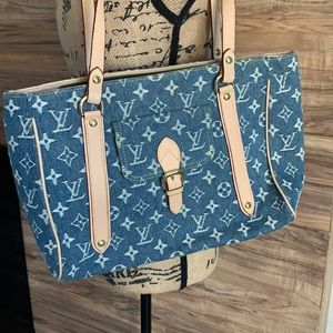 blue fabric tote
